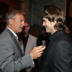 Kevin Costner and Ashton Kutcher at event of Mr Brooks 2007