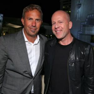 Kevin Costner and Bruce Willis at event of Mr Brooks 2007