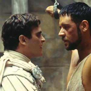 Still of Russell Crowe and Joaquin Phoenix in Gladiatorius 2000