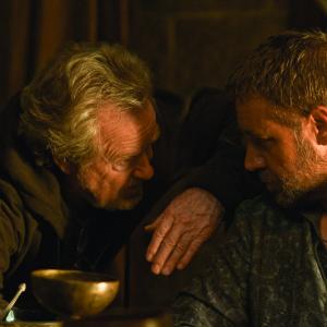 Still of Russell Crowe and Ridley Scott in Robinas Hudas (2010)