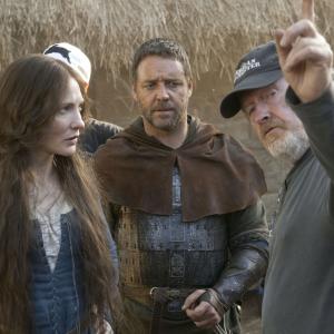 Still of Russell Crowe Ridley Scott and Cate Blanchett in Robinas Hudas 2010