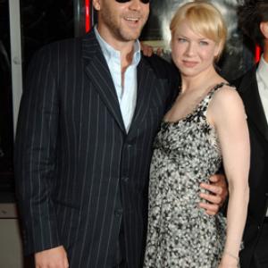 Russell Crowe and Renée Zellweger at event of Cinderella Man (2005)