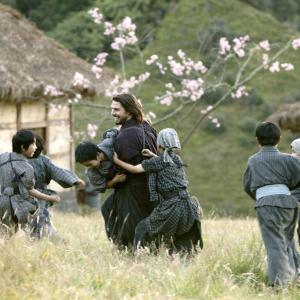 Still of Tom Cruise and Ssuke Ikematsu in The Last Samurai 2003