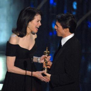 Tom Cruise and Sherry Lansing at event of The 79th Annual Academy Awards (2007)