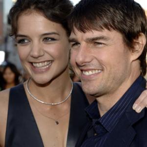 Tom Cruise and Katie Holmes at event of Betmenas: Pradzia (2005)
