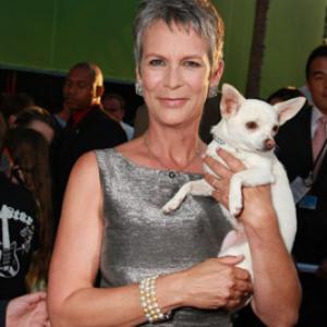 Jamie Lee Curtis at event of Cihuahua is Beverli Hilso (2008)