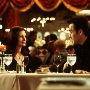 Still of John Cusack and Julia Roberts in Americas Sweethearts 2001