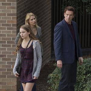 Still of Claire Danes Damian Lewis and Morgan Saylor in Tevyne 2011
