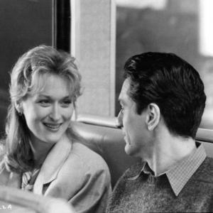 Still of Robert De Niro and Meryl Streep in Falling in Love (1984)