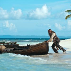 Still of Johnny Depp in Karibu piratai: ant keistu bangu (2011)