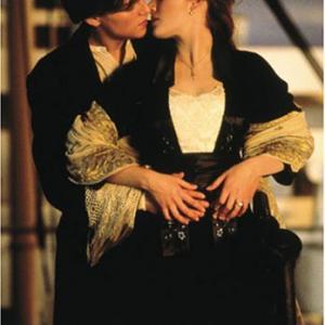 Leonardo DiCaprio and Kate Winslet in Titanikas (1997)