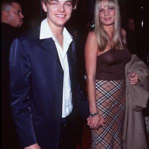 Leonardo DiCaprio and Kristen Zang at event of Romeo ir Dziuljeta (1996)