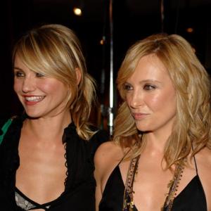 Cameron Diaz and Toni Collette at event of As - ne blogesne (2005)