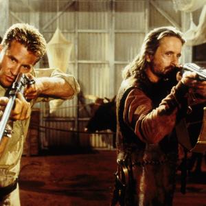 Still of Michael Douglas and Val Kilmer in The Ghost and the Darkness 1996