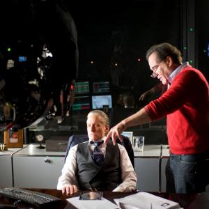 Michael Douglas and Oliver Stone in Volstrytas pinigai nesnaudzia 2010