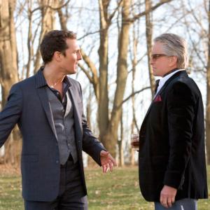 Still of Michael Douglas and Matthew McConaughey in Ghosts of Girlfriends Past (2009)