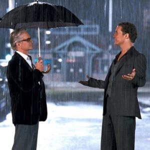 Still of Michael Douglas and Matthew McConaughey in Ghosts of Girlfriends Past 2009