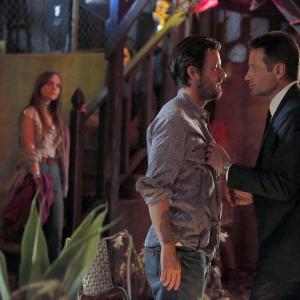Still of David Duchovny and Gethin Anthony in Aquarius 2015