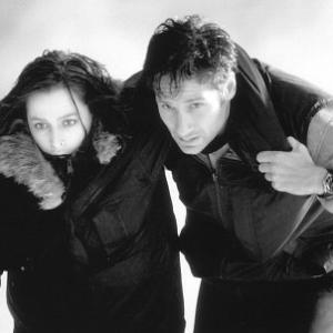 Still of Gillian Anderson and David Duchovny in The X Files 1998