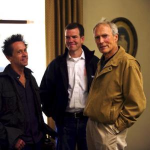 Still of Clint Eastwood Brian Grazer and Robert Lorenz in Laumes vaikas 2008
