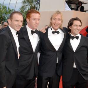 Ralph Fiennes, Ben Chaplin, Rhys Ifans and Damian Lewis at event of Chromophobia (2005)