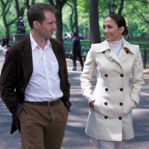 Still of Ralph Fiennes and Jennifer Lopez in Maid in Manhattan 2002