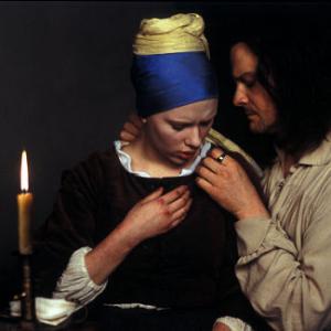 Still of Colin Firth and Scarlett Johansson in Mergina su perlo auskaru (2003)