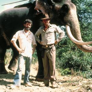 Harrison Ford and George Lucas in Indiana Dzounsas ir lemties sventykla (1984)