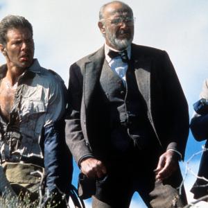 Still of Sean Connery, Harrison Ford, Denholm Elliott and John Rhys-Davies in Indiana Dzounsas ir paskutinis kryziaus zygis (1989)