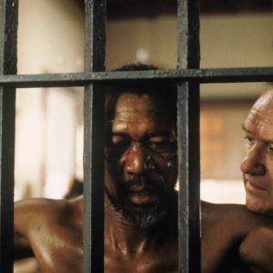 Still of Morgan Freeman and Gene Hackman in Menantis pikta (1992)