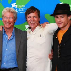 Richard Gere Todd Haynes and Heath Ledger at event of Manes cia nera 2007