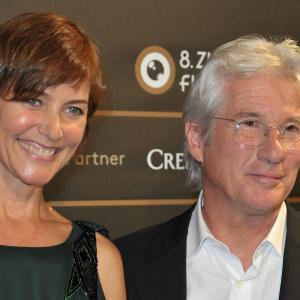 Richard Gere and Carey Lowell at event of Apgaulinga aistra 2012