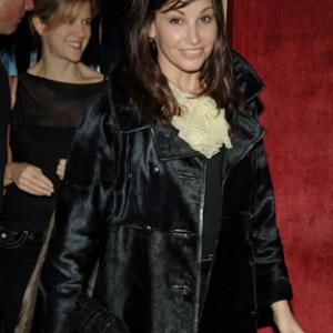 Gina Gershon at event of Haris Poteris ir ugnies taure 2005
