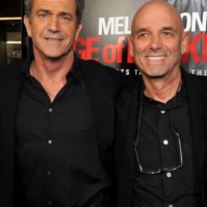 Mel Gibson and Martin Campbell at event of Edge of Darkness (2010)