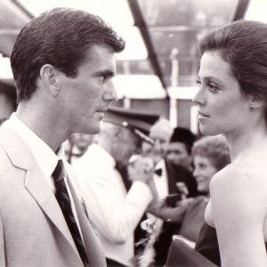 Still of Mel Gibson and Sigourney Weaver in The Year of Living Dangerously (1982)