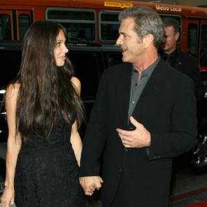 Mel Gibson and Oksana Grigorieva at event of Iksmenai: pradzia. Ernis (2009)