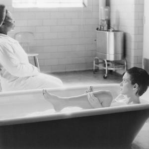 Still of Whoopi Goldberg and Winona Ryder in Girl, Interrupted (1999)