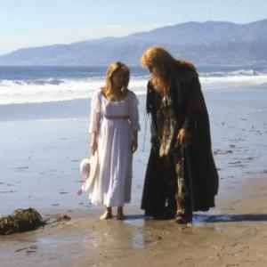 Still of Linda Hamilton and Ron Perlman in Beauty and the Beast 1987
