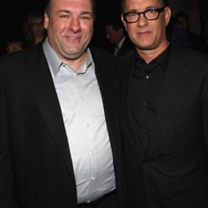 Tom Hanks and James Gandolfini at event of Maksas ir maksimonstrai 2009