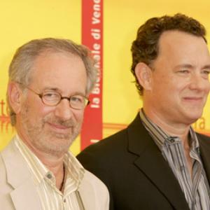 Tom Hanks and Steven Spielberg at event of Terminalas 2004