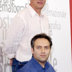 Tom Hanks and Sam Mendes at event of Road to Perdition 2002