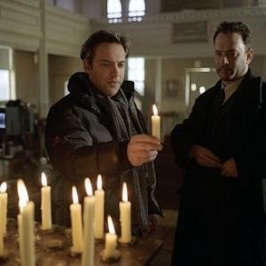 Tom Hanks and Sam Mendes in Road to Perdition 2002