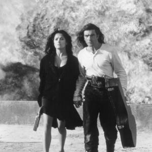 Still of Antonio Banderas and Salma Hayek in Desperado 1995