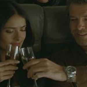 Still of Pierce Brosnan and Salma Hayek in After the Sunset 2004