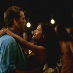 Still of Pierce Brosnan and Salma Hayek in After the Sunset (2004)