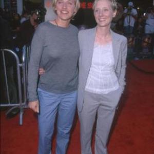 Anne Heche and Ellen DeGeneres at event of Eyes Wide Shut (1999)