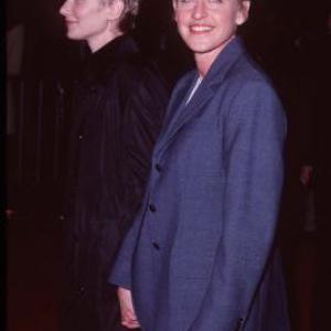 Anne Heche and Ellen DeGeneres at event of Primary Colors 1998