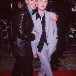 Anne Heche and Ellen DeGeneres at event of Sphere 1998