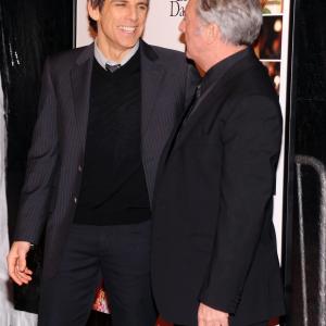 Dustin Hoffman and Ben Stiller at event of Paskutinis tevu isbandymas. Mazieji Fakeriai (2010)