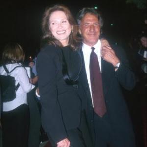Dustin Hoffman and Faye Dunaway at event of Joan of Arc 1999